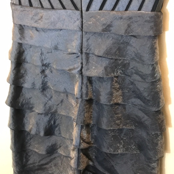 Adrianna Papell Gray V-Neck Dress Size 10 - Picture 5 of 9